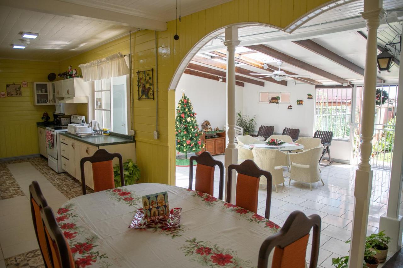 Alice Y Juancito Boutique Hotel Алахуэла Экстерьер фото