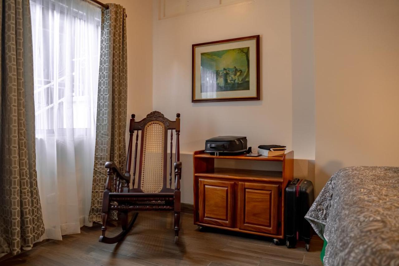 Alice Y Juancito Boutique Hotel Алахуэла Экстерьер фото
